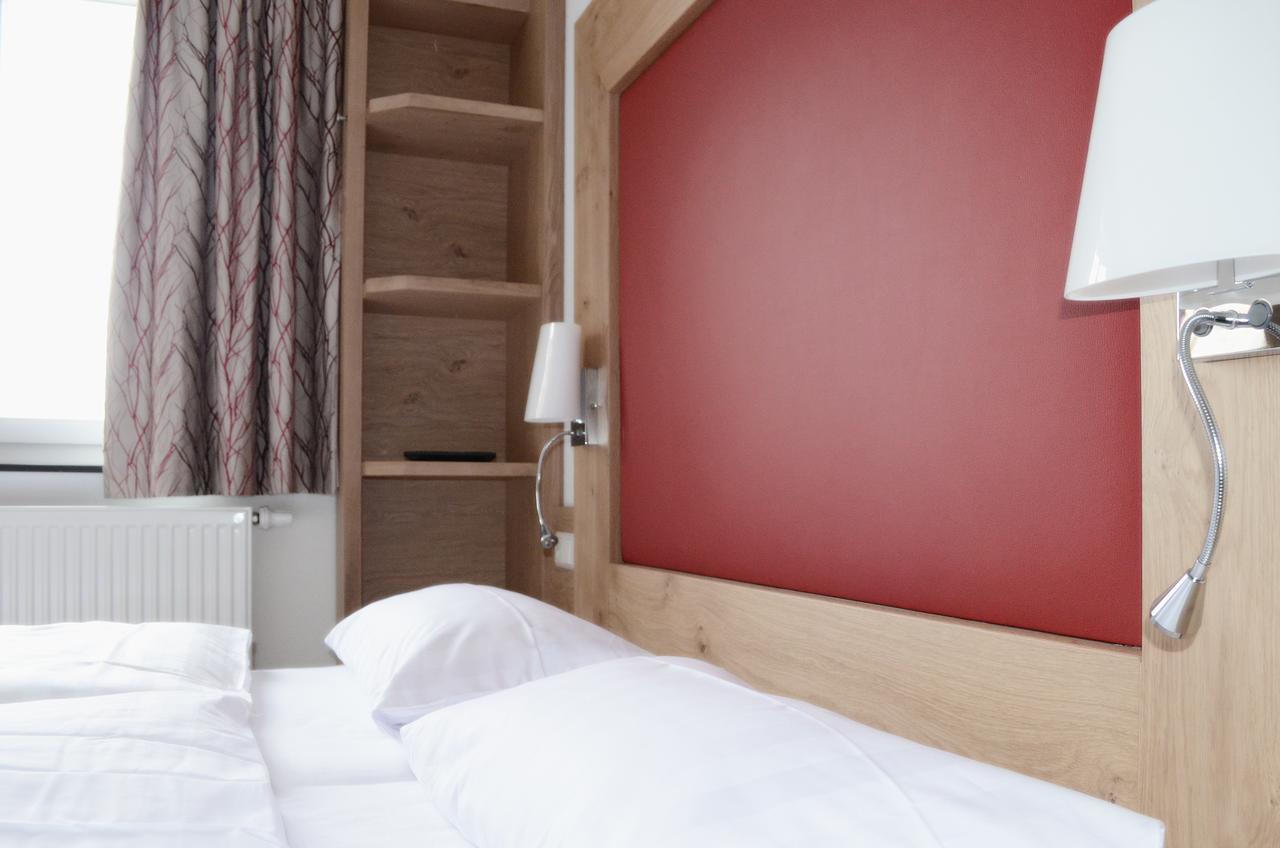 Landhotel Schwarzer Adler Tiefenbronn Εξωτερικό φωτογραφία